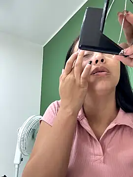 iiris  online show from 11/28/25, 03:45