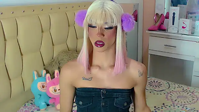 Snapshot of briana_sex32 chatting on 11/14/25, 03:32 briana sex32 online show from 11/14/25, 03:32