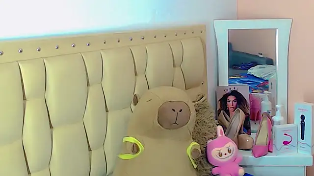 Snapshot of briana_sex32 chatting on 12/19/25, 08:49 briana sex32 online show from 12/19/25, 08:49