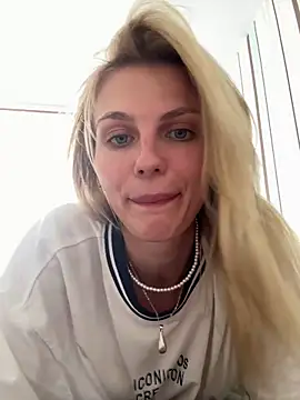 Snapshot of Liya_my chatting on 06/27/26, 12:11 Liya my online show from 06/27/26, 12:11