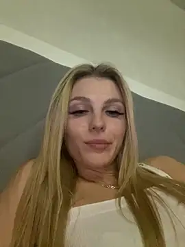 Liya my online show from 10/27/25, 03:57