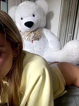 Snapshot of Liya_my chatting on 10/02/25, 12:41 Liya my online show from 10/02/25, 12:41