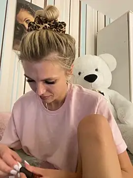 Snapshot of Liya_my chatting on 09/09/25, 06:17 Liya my online show from 09/09/25, 06:17