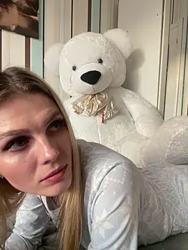 Liya my online show from 12/17/25, 01:27