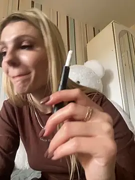 Liya my online show from 11/06/25, 10:08