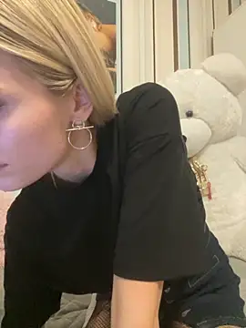 Liya my online show from 10/28/25, 07:24