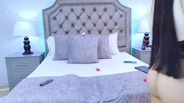 Snapshot of MadissonBacker chatting on 11/26/25, 07:36 MadissonBacker online show from 11/26/25, 07:36