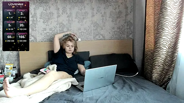 Snapshot of purebeautie13 chatting on 01/02/25, 10:37 purebeautie13 online show from 01/02/25, 10:37