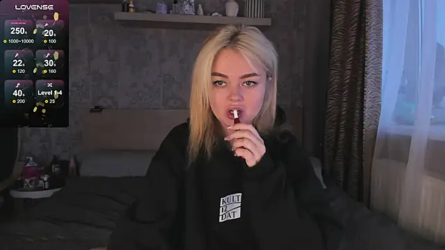 Snapshot of purebeautie13 chatting on 01/29/25, 12:13 purebeautie13 online show from 01/29/25, 12:13