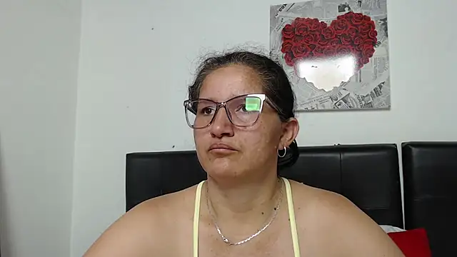 Angelinna Milf online show from 10/17/25, 07:26