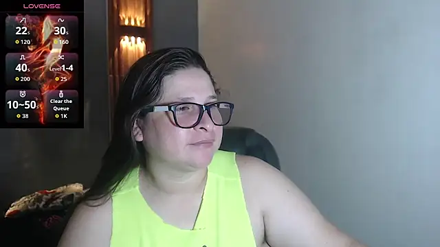 Snapshot of katty_femdom chatting on 10/15/25, 12:35 katty femdom online show from 10/15/25, 12:35