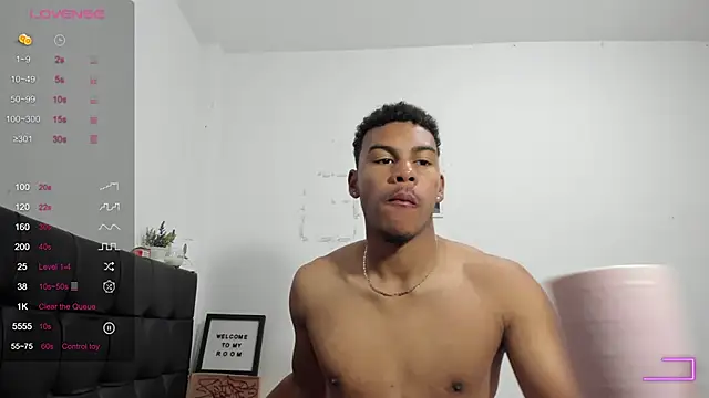 Snapshot of RoddyRich11 chatting on 02/19/26, 12:02 RoddyRich11 online show from 02/19/26, 12:02