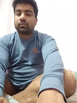 Snapshot of L9vefromAkhil chatting on 02/14/26, 04:18 L9vefromAkhil online show from 02/14/26, 04:18