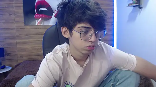 Snapshot of jhoellx chatting on 03/12/25, 12:36 jhoellx online show from 03/12/25, 12:36
