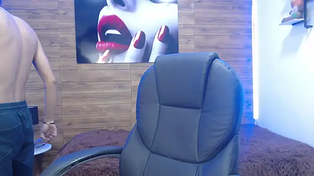 Snapshot of jhoellx chatting on 03/21/25, 12:50 jhoellx online show from 03/21/25, 12:50