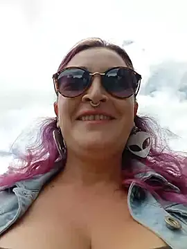 Snapshot of sophie_banger chatting on 05/31/26, 05:40 sophie banger online show from 05/31/26, 05:40