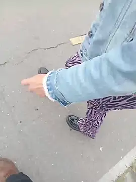 sophie banger online show from 04/15/26, 08:42