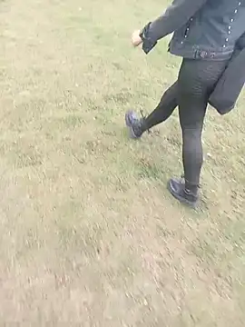 sophie banger online show from 12/04/25, 07:24