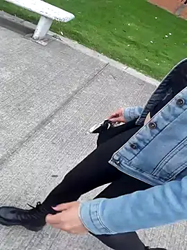 sophie banger online show from 11/14/25, 07:28