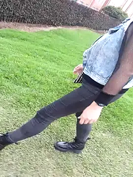 sophie banger online show from 11/18/25, 04:32