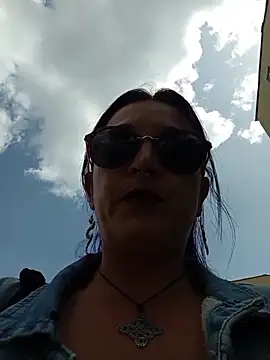 sophie banger online show from 12/14/25, 06:02