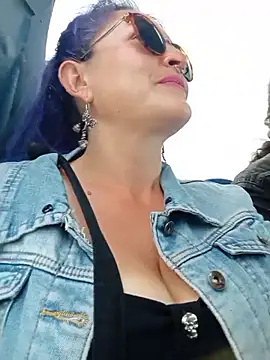 sophie banger online show from 11/26/25, 07:25