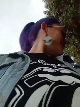 sophie banger online show from 10/18/25, 09:17