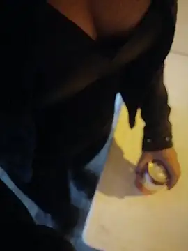 sophie banger online show from 12/13/25, 08:04