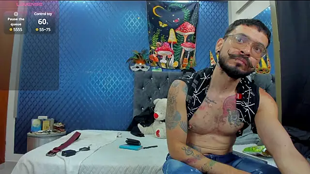 Snapshot of leondevereda chatting on 03/21/25, 04:28 leondevereda online show from 03/21/25, 04:28