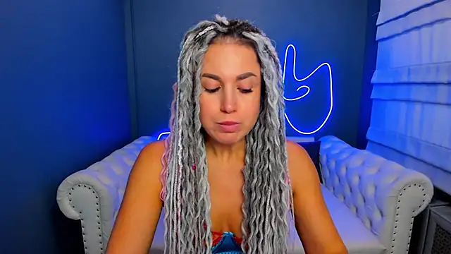 Snapshot of rock_n_roxy chatting on 09/11/25, 01:16 rock n roxy online show from 09/11/25, 01:16