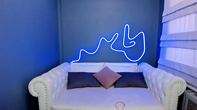 Snapshot of rock_n_roxy chatting on 03/14/25, 01:16 rock n roxy online show from 03/14/25, 01:16