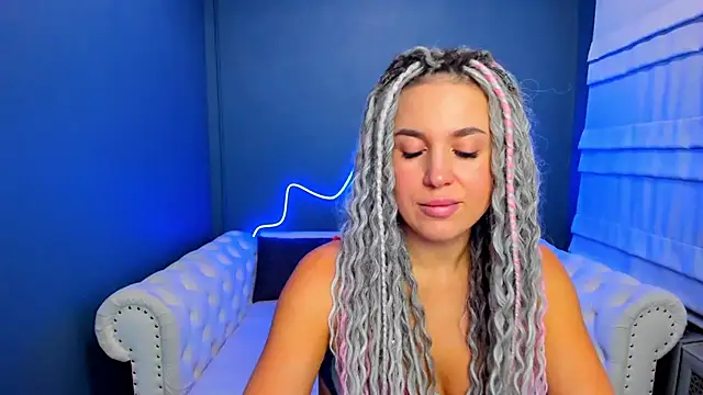 Snapshot of rock_n_roxy chatting on 10/03/25, 01:20 rock n roxy online show from 10/03/25, 01:20