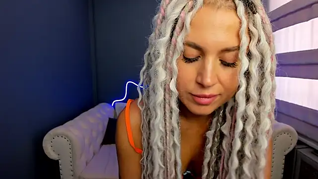 Snapshot of rock_n_roxy chatting on 03/15/25, 08:15 rock n roxy online show from 03/15/25, 08:15