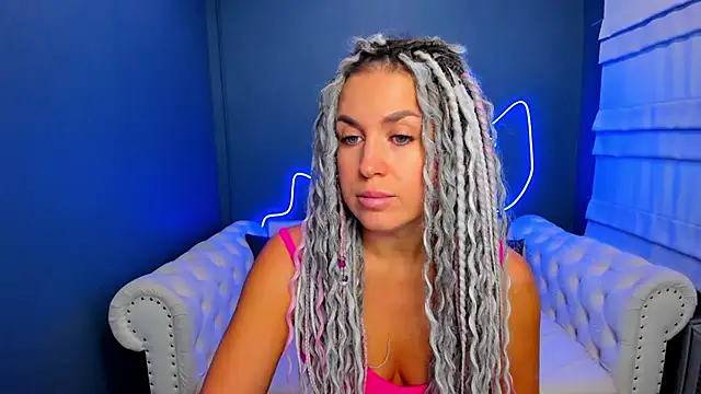 Snapshot of rock_n_roxy chatting on 09/10/25, 01:15 rock n roxy online show from 09/10/25, 01:15