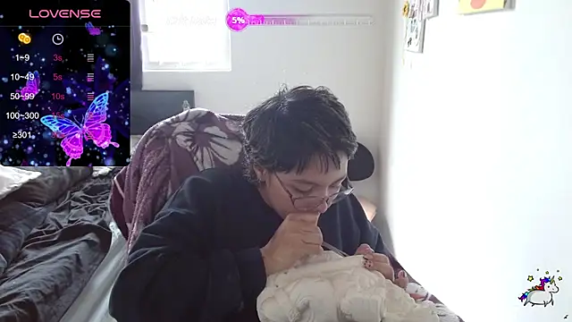 TRIXIE TANG28 online show from 11/16/25, 06:01