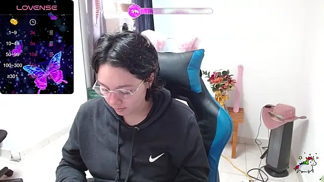 TRIXIE TANG28 online show from 02/24/26, 07:04