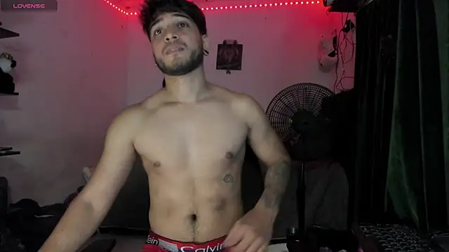 Snapshot of maxximus_100 chatting on 04/01/26, 03:30 maxximus 100 online show from 04/01/26, 03:30