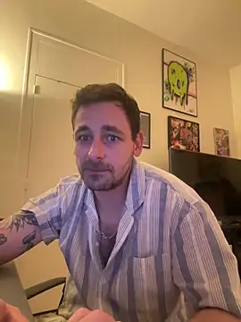 Snapshot of defbond420 chatting on 10/17/25, 10:00 defbond420 online show from 10/17/25, 10:00
