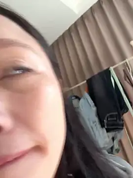 Krismil3 online show from 04/04/26, 01:12