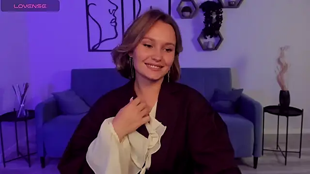 BritnieCute online show from 09/29/25, 07:15