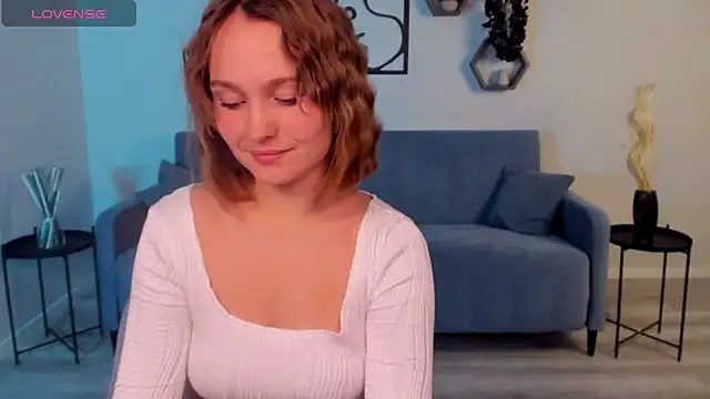 BritnieCute online show from 11/17/25, 05:33