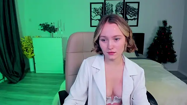 BritnieCute online show from 01/28/25, 06:38