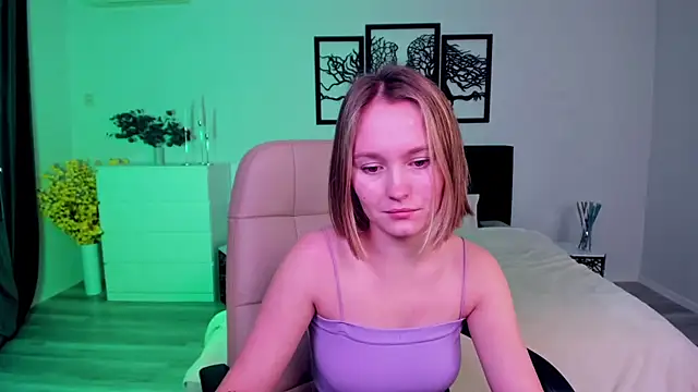 BritnieCute online show from 01/29/25, 07:04