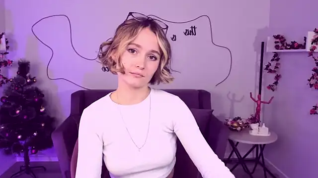 BritnieCute online show from 12/10/24, 08:30