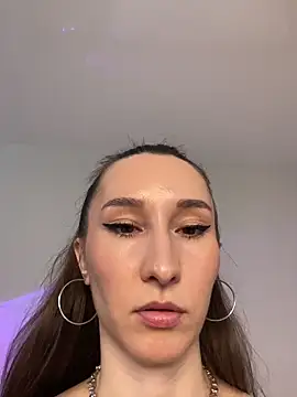 cutte dora online show from 02/24/26, 11:11