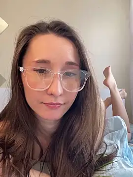 cutte dora online show from 03/17/25, 10:38