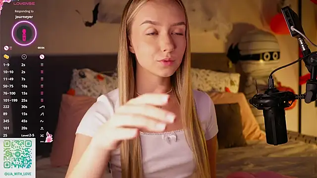 HollisBeckett online show from 10/29/25, 03:38