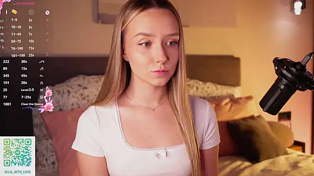 HollisBeckett online show from 12/03/25, 03:18