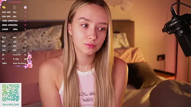 HollisBeckett online show from 11/11/25, 03:12