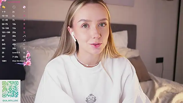 HollisBeckett online show from 10/14/25, 03:07